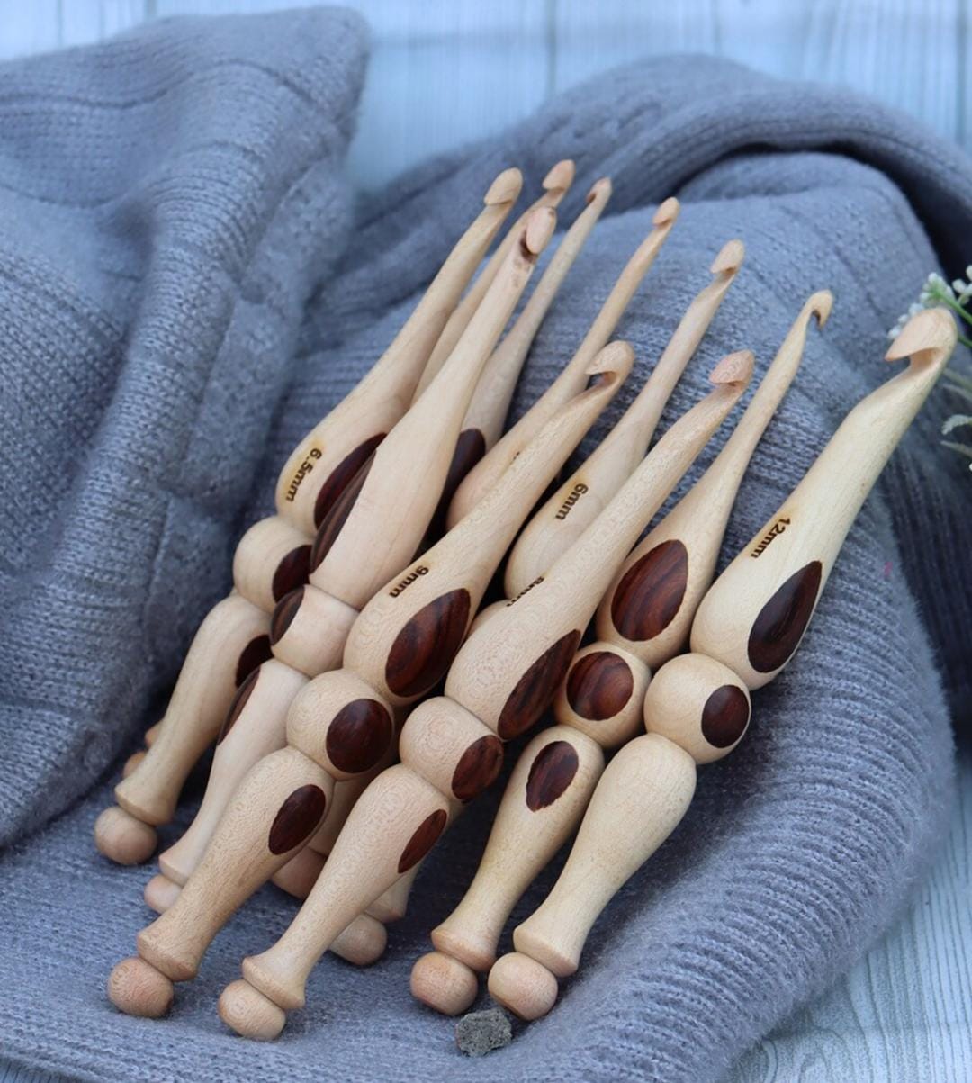 CROCHET HOOK