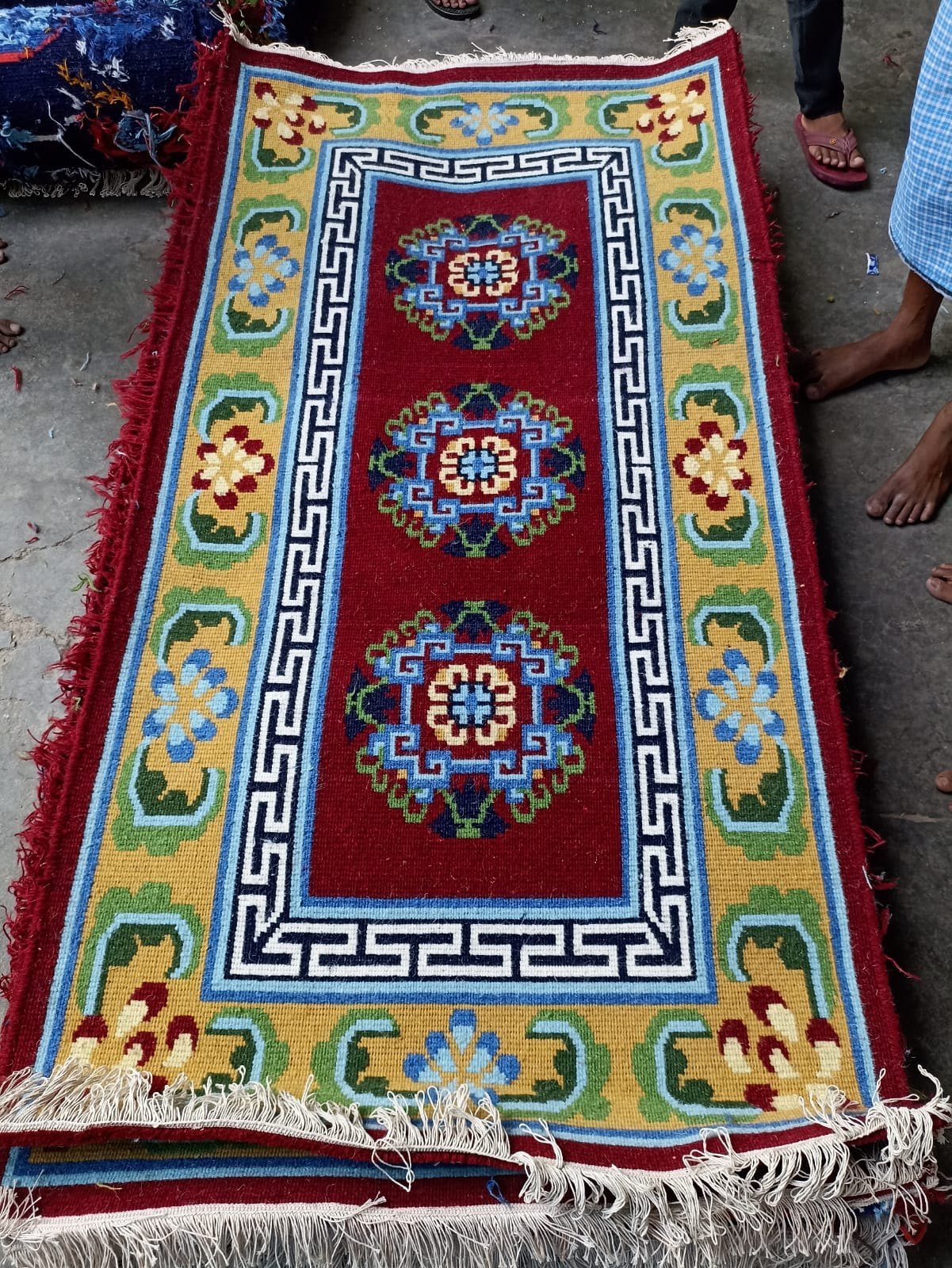 RUGS